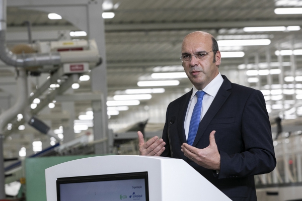 Governo lança apoio à capitalização das empresas antes do fim das moratórias, avança Siza Vieira