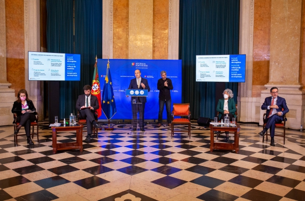 Governo reforça apoios à economia e ao emprego